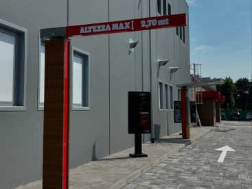 EDIFICIO POLIFUNZIONALE OBERDAN a Costabissara